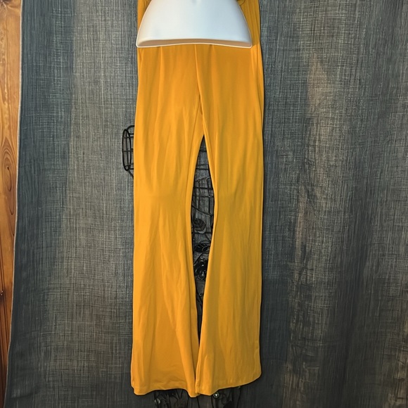 FEATHERS fun 2 piece set! Mustard Top off shoulder & matching Pants size medium. - Picture 2 of 10